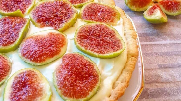 Recette Facile :  Tarte à la crème et figues